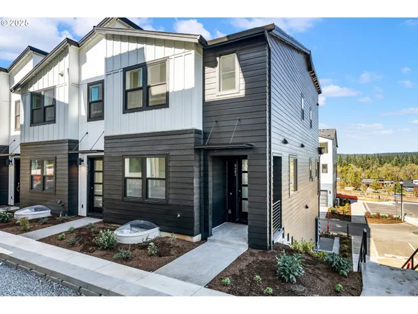 $599,000 | 6483 Northwest Olympic Lane, Unit L28, Camas, WA 98607