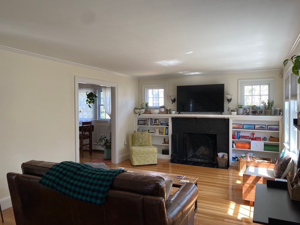 22 Cleveland Road Wellesley, MA 02481 - Photo 6 of 22