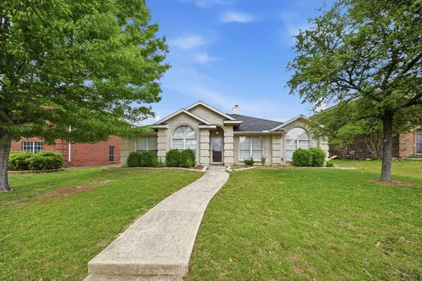 $349,999 | 2409 Buckeye Drive, Mesquite, TX 75181