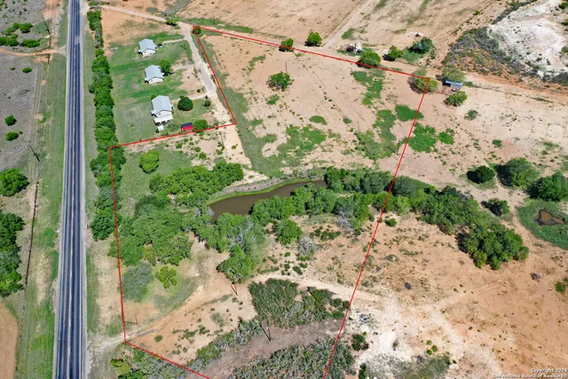 $395,000 | 0 South State Highway, Devine, TX 78016