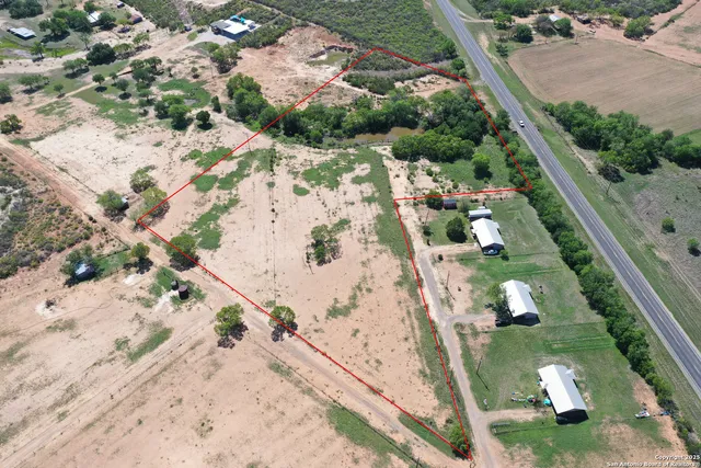 $395,000 | 0 South State Highway, Devine, TX 78016