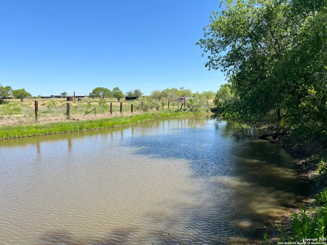 $395,000 | 0 South State Highway, Devine, TX 78016