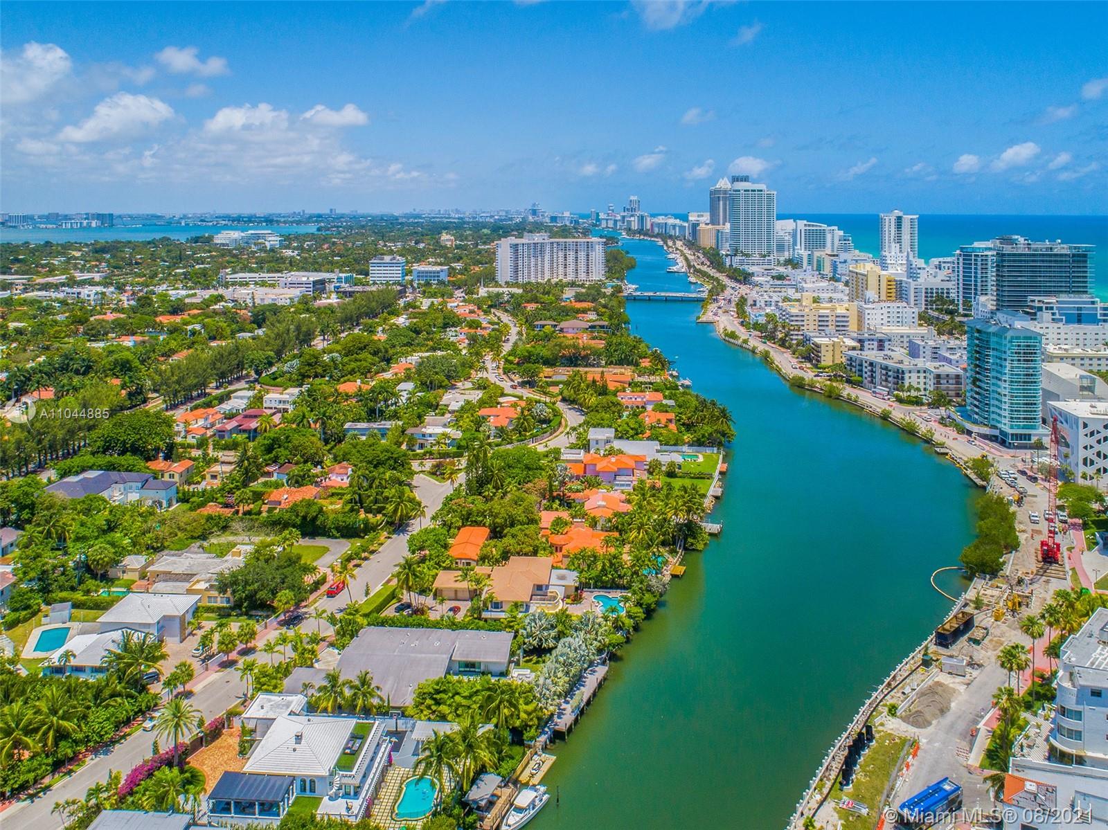 2995 Flamingo Drive Miami Beach, FL 33140 - Photo 6 of 54 a view of a city