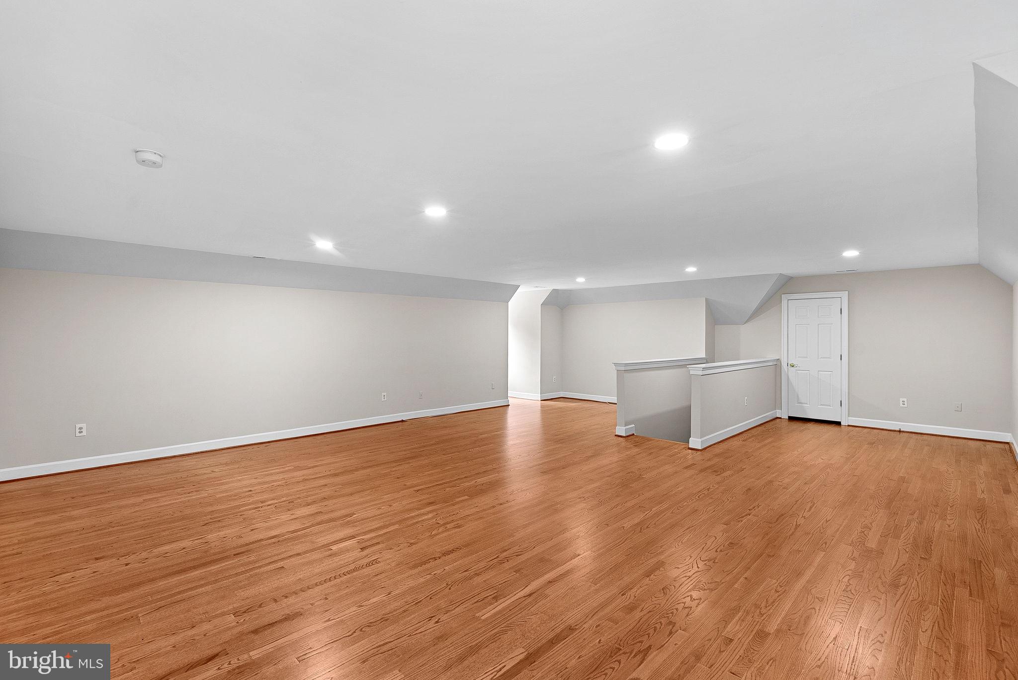 190 Falcon Ridge Road Great Falls, VA 22066 - Photo 61 of 122 Upper Level 2 Playroom