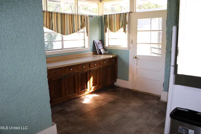 $309,900 | 245 East College Avenue, Holly Springs, MS 38635