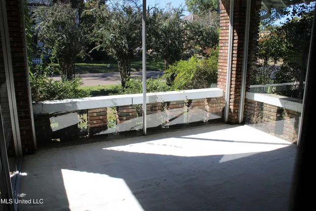 $309,900 | 245 East College Avenue, Holly Springs, MS 38635