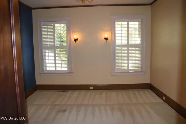 $309,900 | 245 East College Avenue, Holly Springs, MS 38635