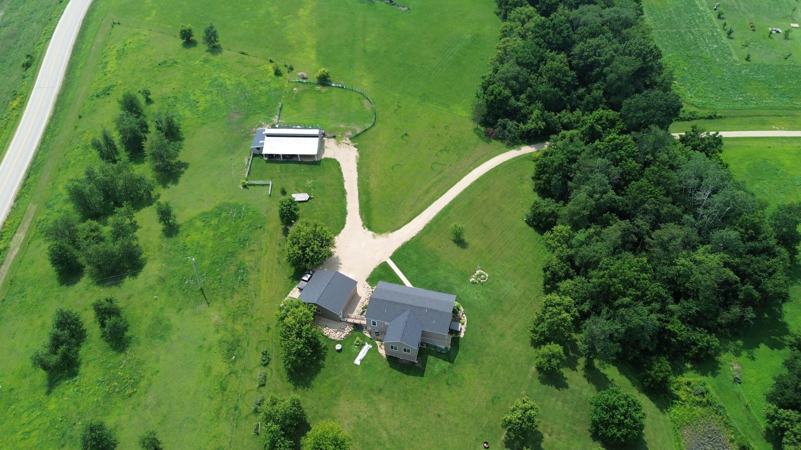 16874 Pond View Lane Mineral Point, WI 53565 - Photo 2 of 74