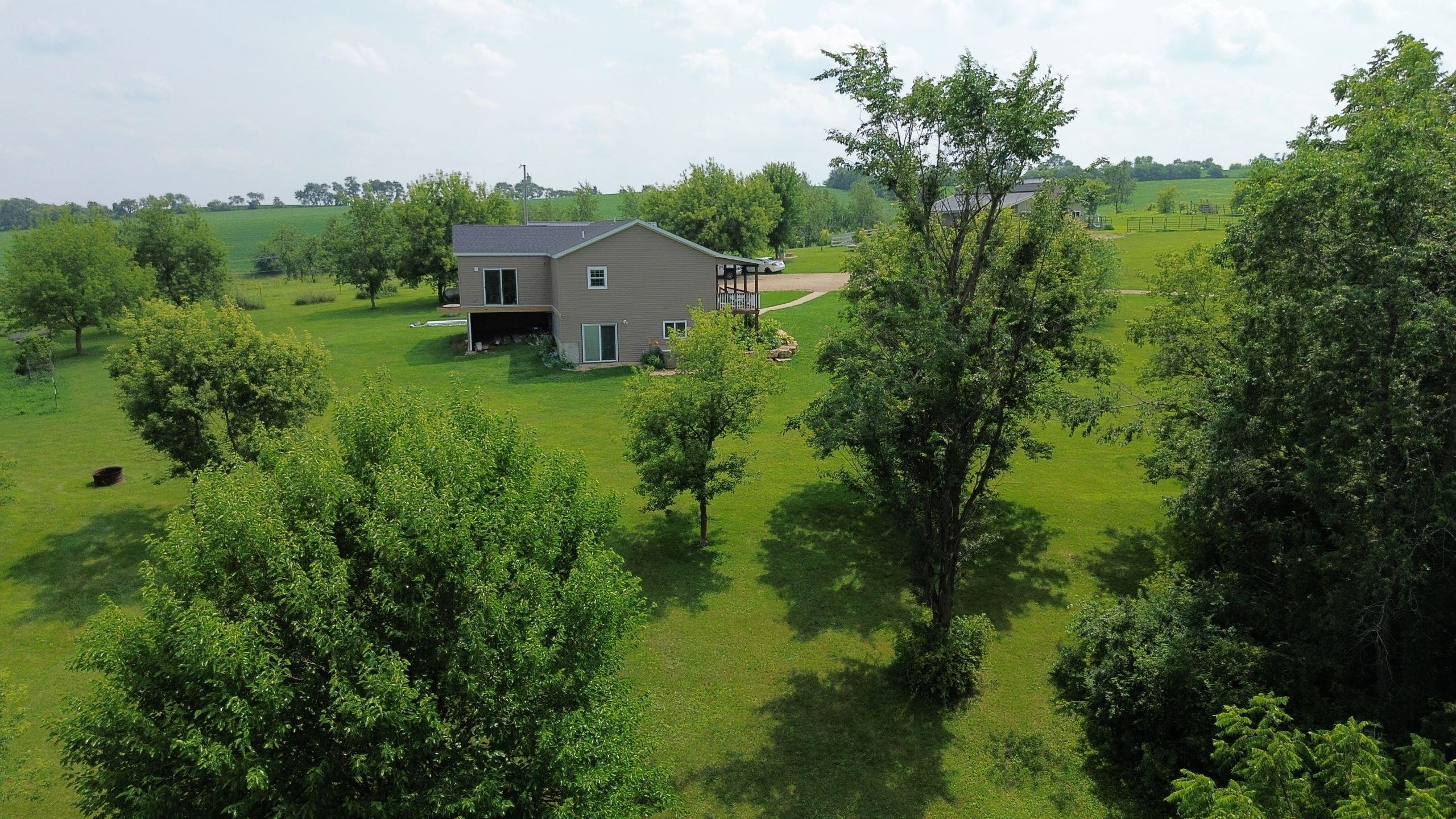 16874 Pond View Lane Mineral Point, WI 53565 - Photo 5 of 74