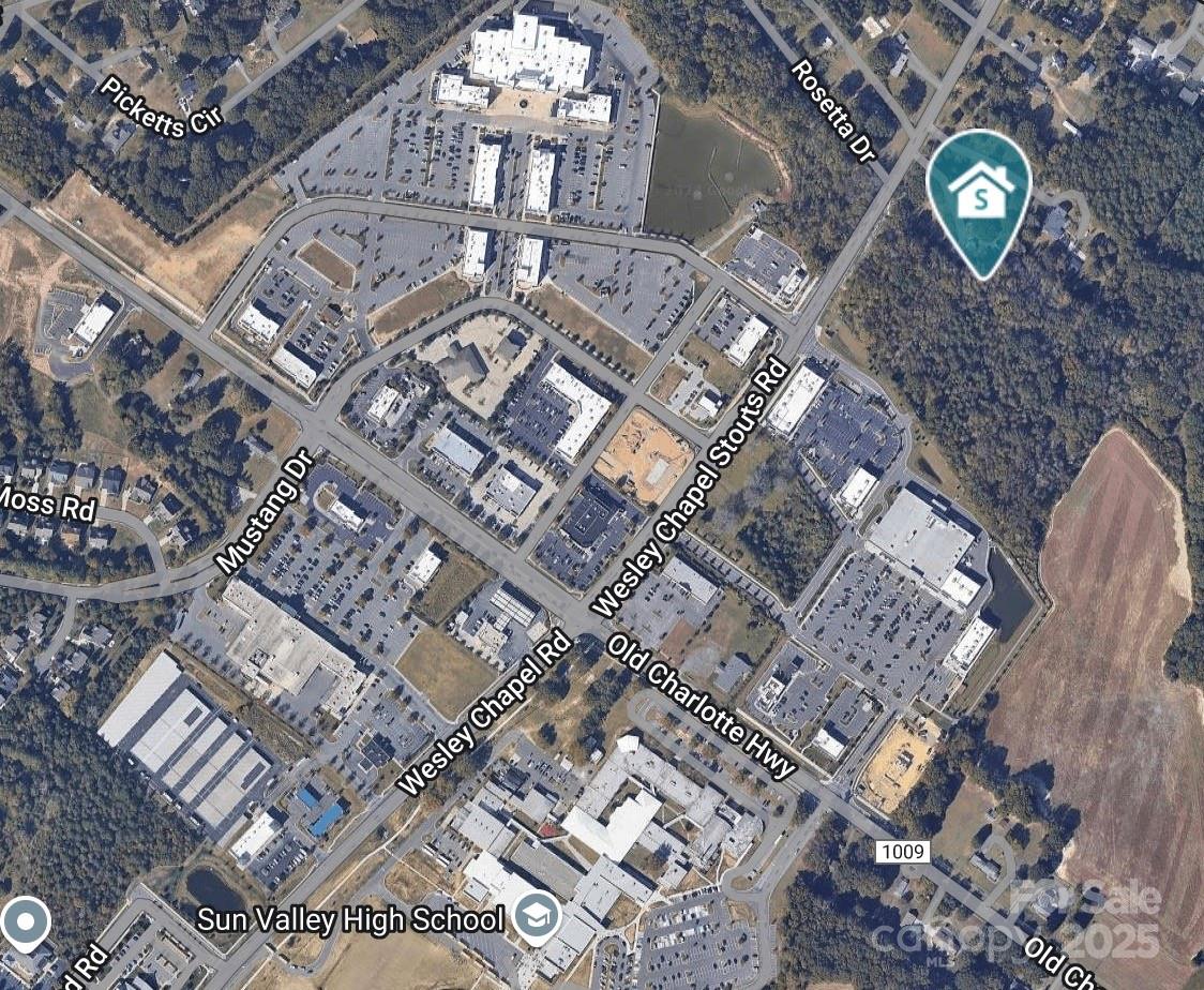 a view of an outdoor space