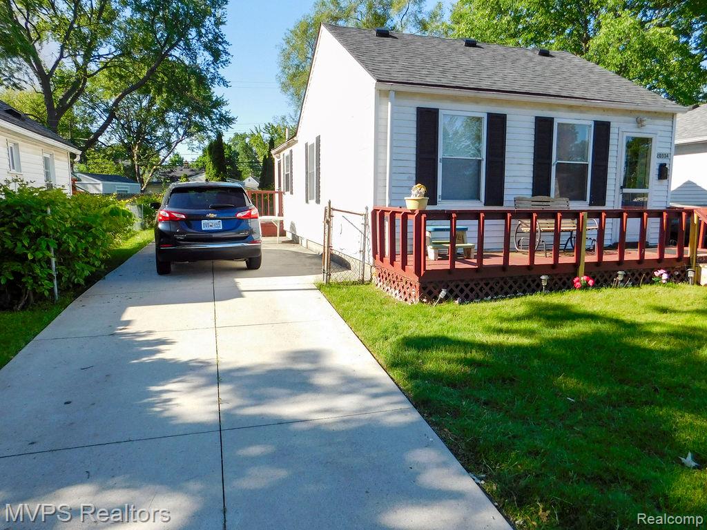 20334 East 8 Mile Road Harper Woods, MI 48225 - Photo 2 of 3