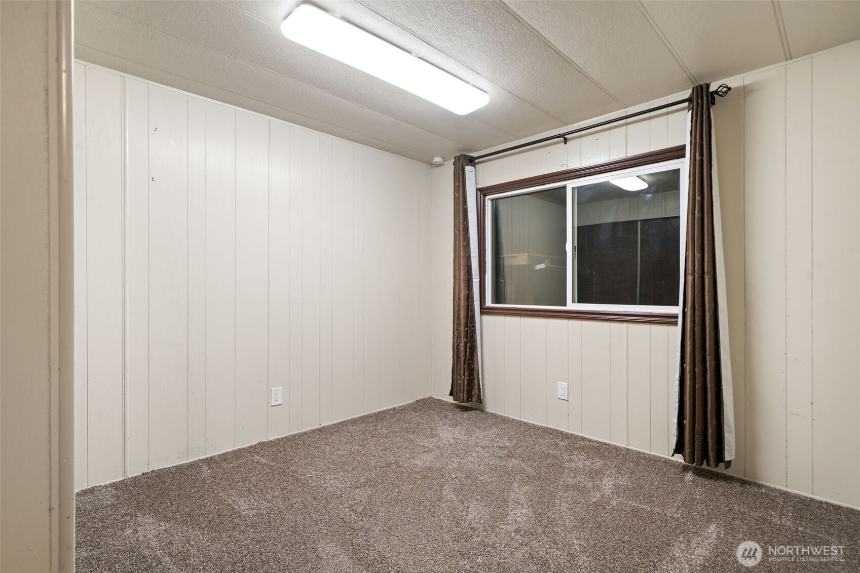 400 Gupster Road, Unit 1 Sequim, WA 98382 - Photo 17 of 39 a view of an empty room