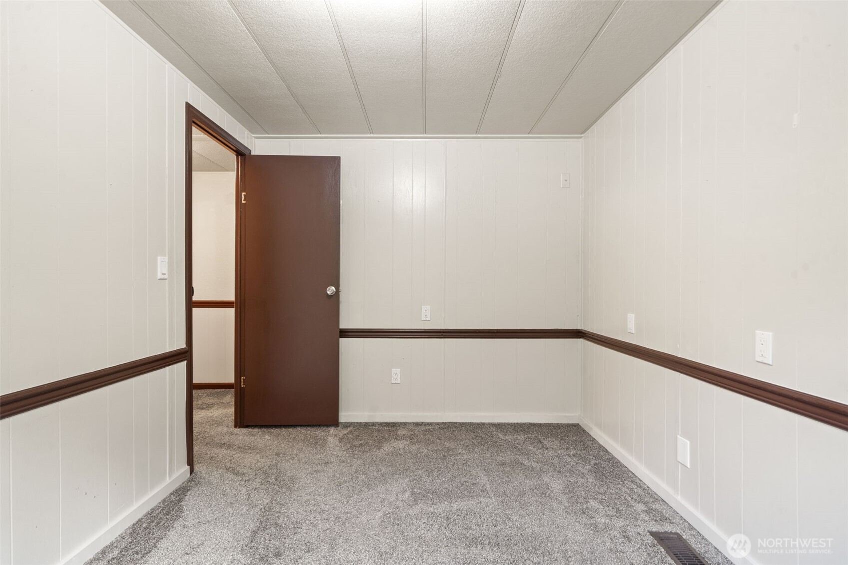 400 Gupster Road, Unit 1 Sequim, WA 98382 - Photo 20 of 39 a view of an empty room