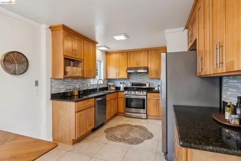 $679,000 | 5355 Bayview Avenue, Richmond, CA 94804