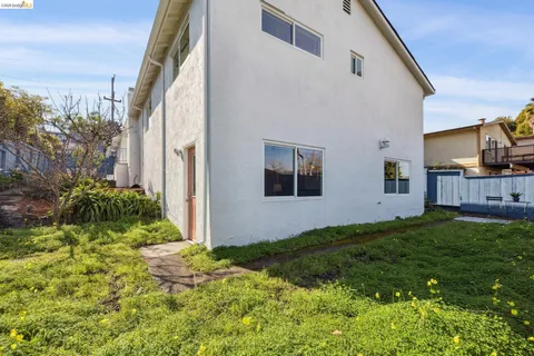 $679,000 | 5355 Bayview Avenue, Richmond, CA 94804