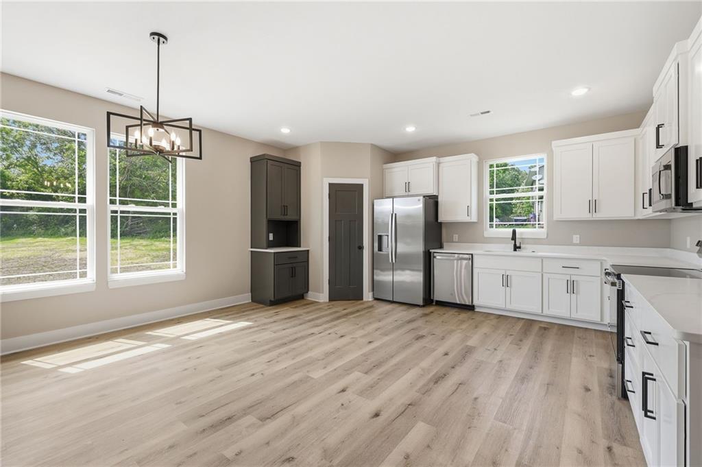 328 Northeast 51st Road Warrensburg, MO 64093 - Photo 5 of 27