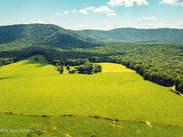 $999,000 | White Oak Circle, Sunbright, TN 37872