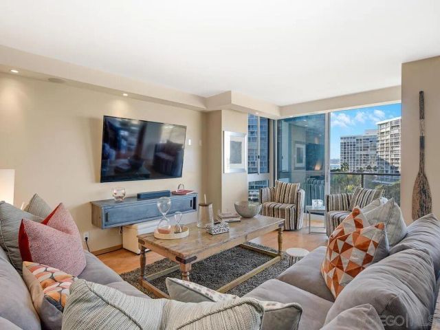 $3,149,990 | 1810 Avenida Del Mundo, Unit 505, Coronado, CA 92118