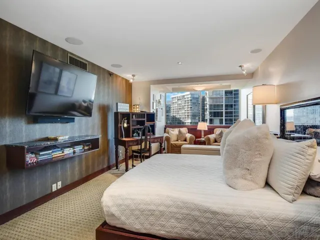 $3,149,990 | 1810 Avenida Del Mundo, Unit 505, Coronado, CA 92118