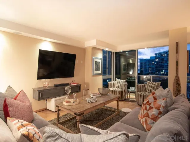 $3,149,990 | 1810 Avenida Del Mundo, Unit 505, Coronado, CA 92118