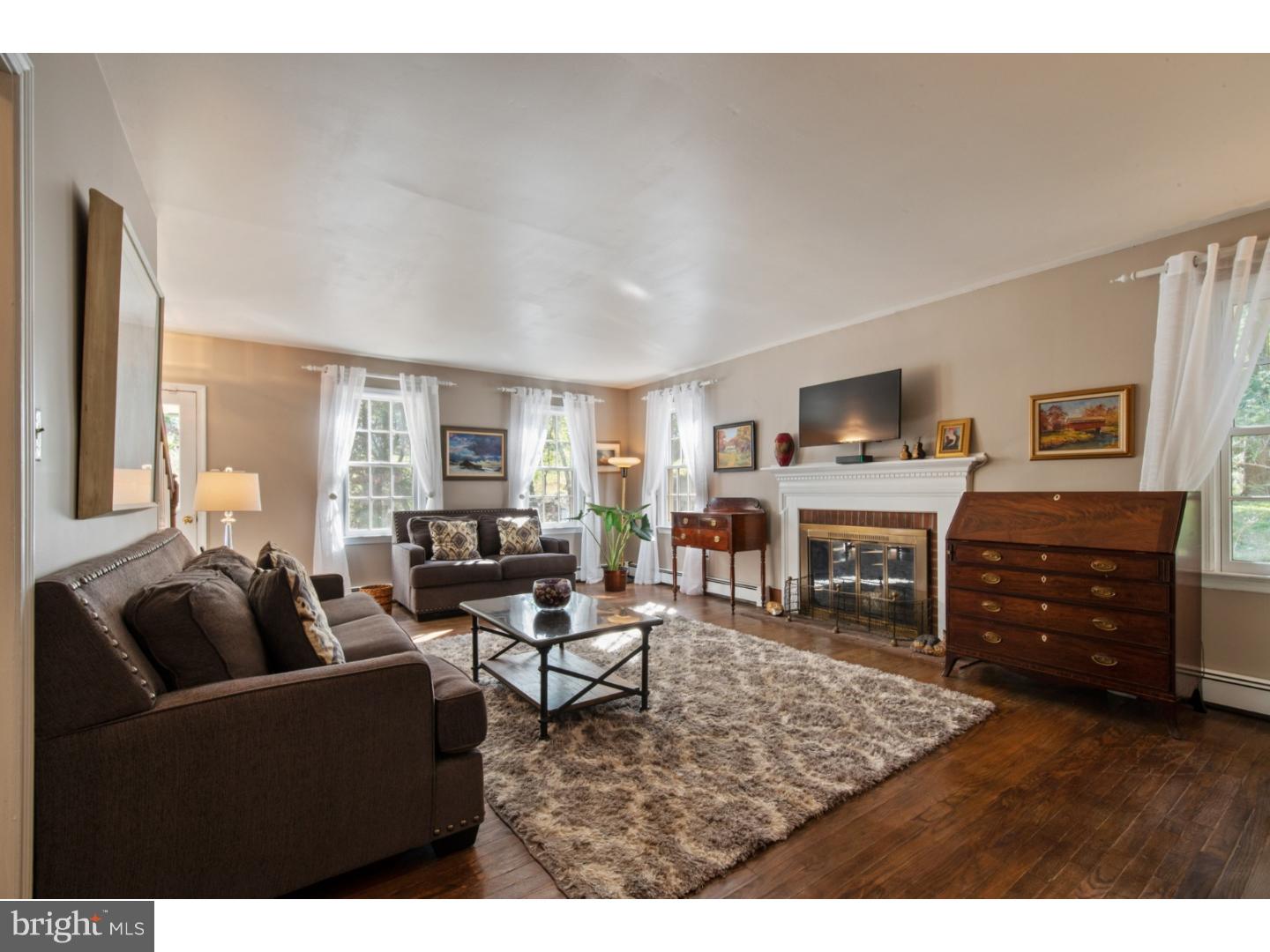 1091 Country Club Road West Chester, PA 19382 - Photo 4 of 25 Gallery Image 4
