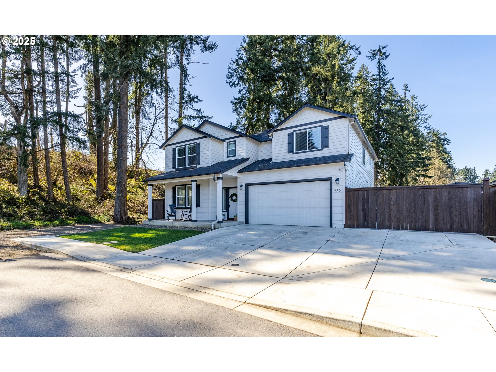 782 South 52nd Street Springfield, OR 97478 - Photo 2 of 41 a view of house and outdoor space