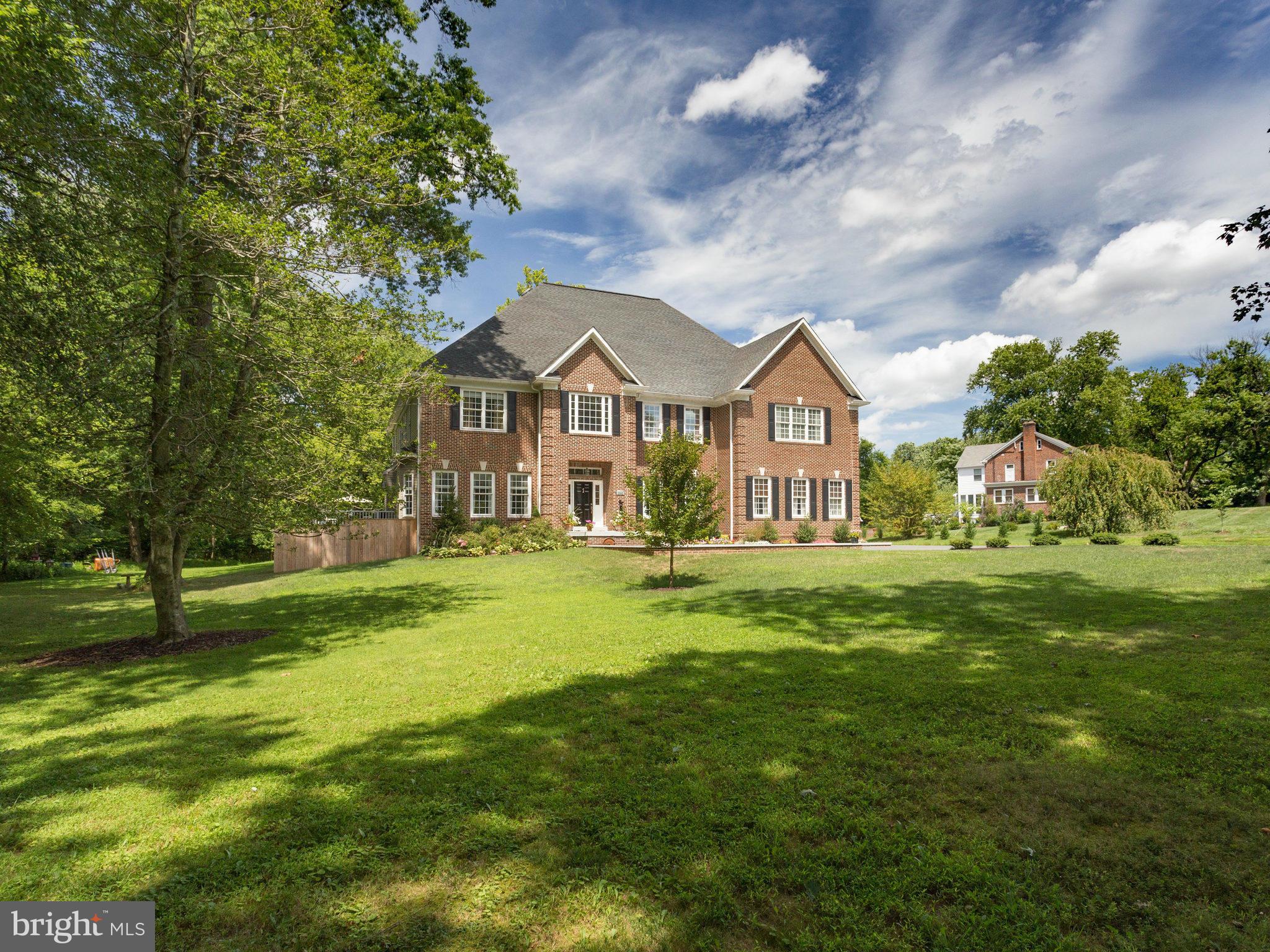 2862 Hunter Road Fairfax, VA 22031 - Photo 2 of 30 Exterior (Front)