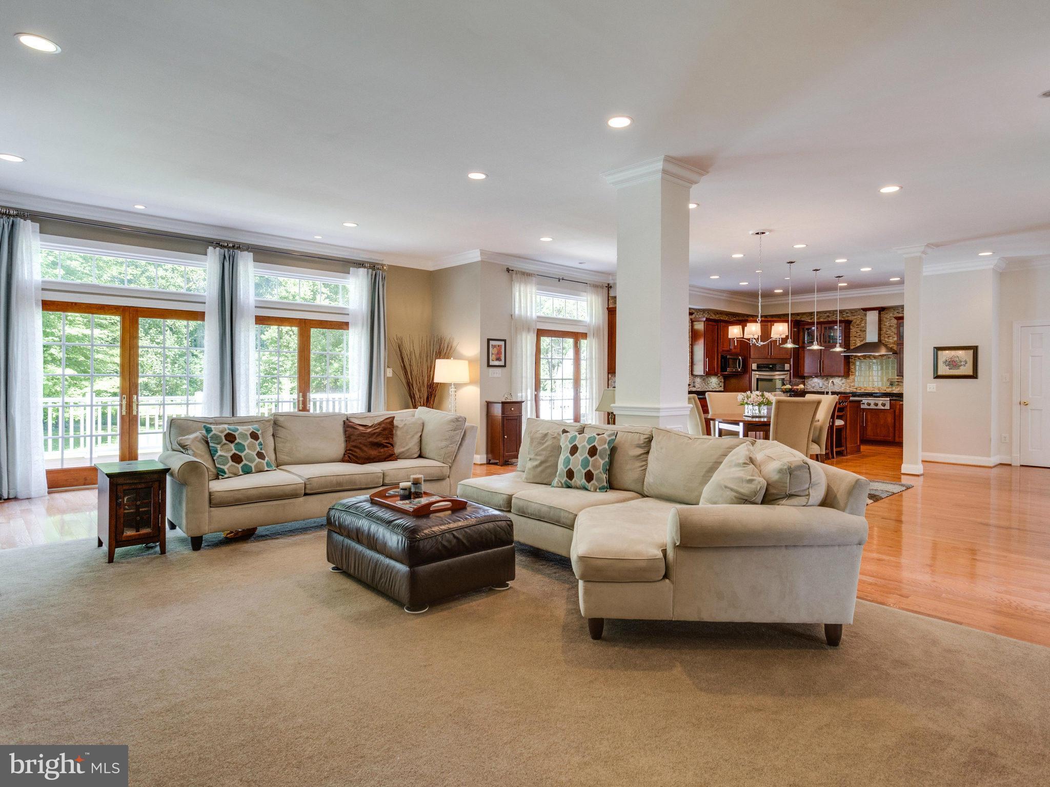 2862 Hunter Road Fairfax, VA 22031 - Photo 12 of 30 Family Room