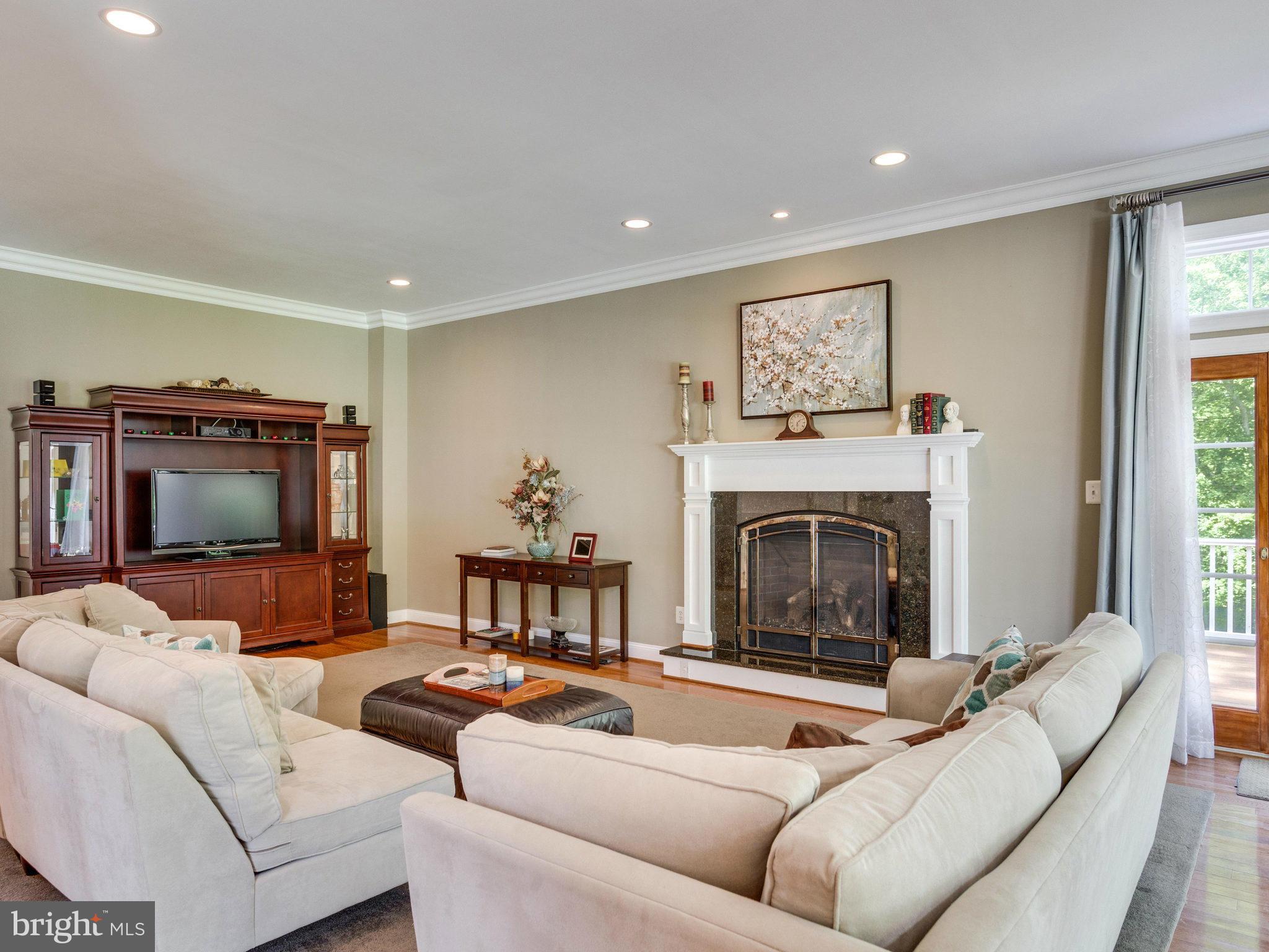 2862 Hunter Road Fairfax, VA 22031 - Photo 13 of 30 Family Room