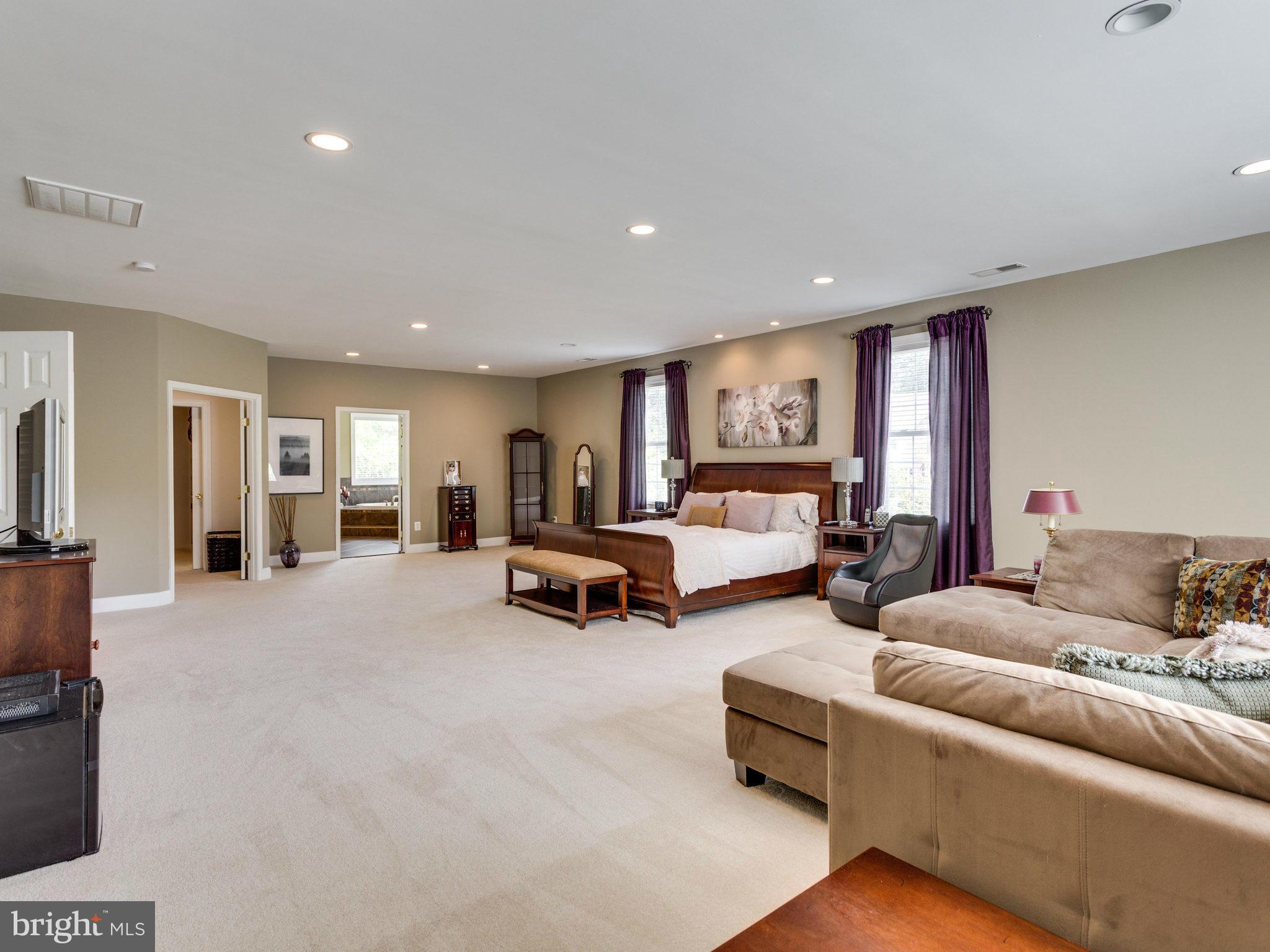 2862 Hunter Road Fairfax, VA 22031 - Photo 18 of 30 Bedroom (Master)