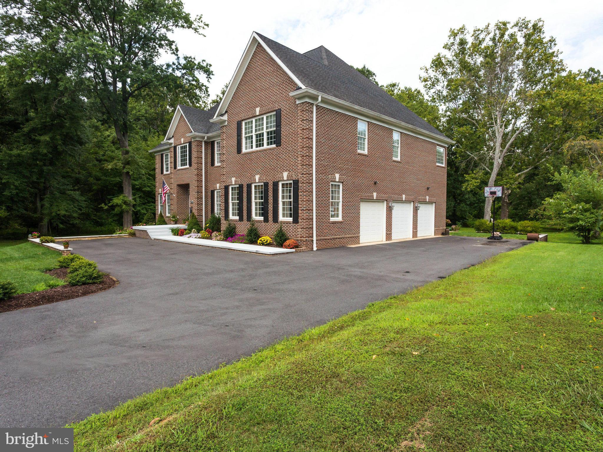 2862 Hunter Road Fairfax, VA 22031 - Photo 3 of 30 Exterior (Front)