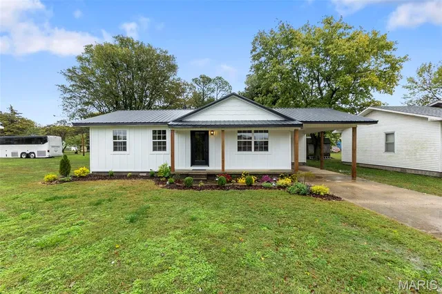 $125,000 | 201 Lunbeck Avenue, Gideon, MO 63848