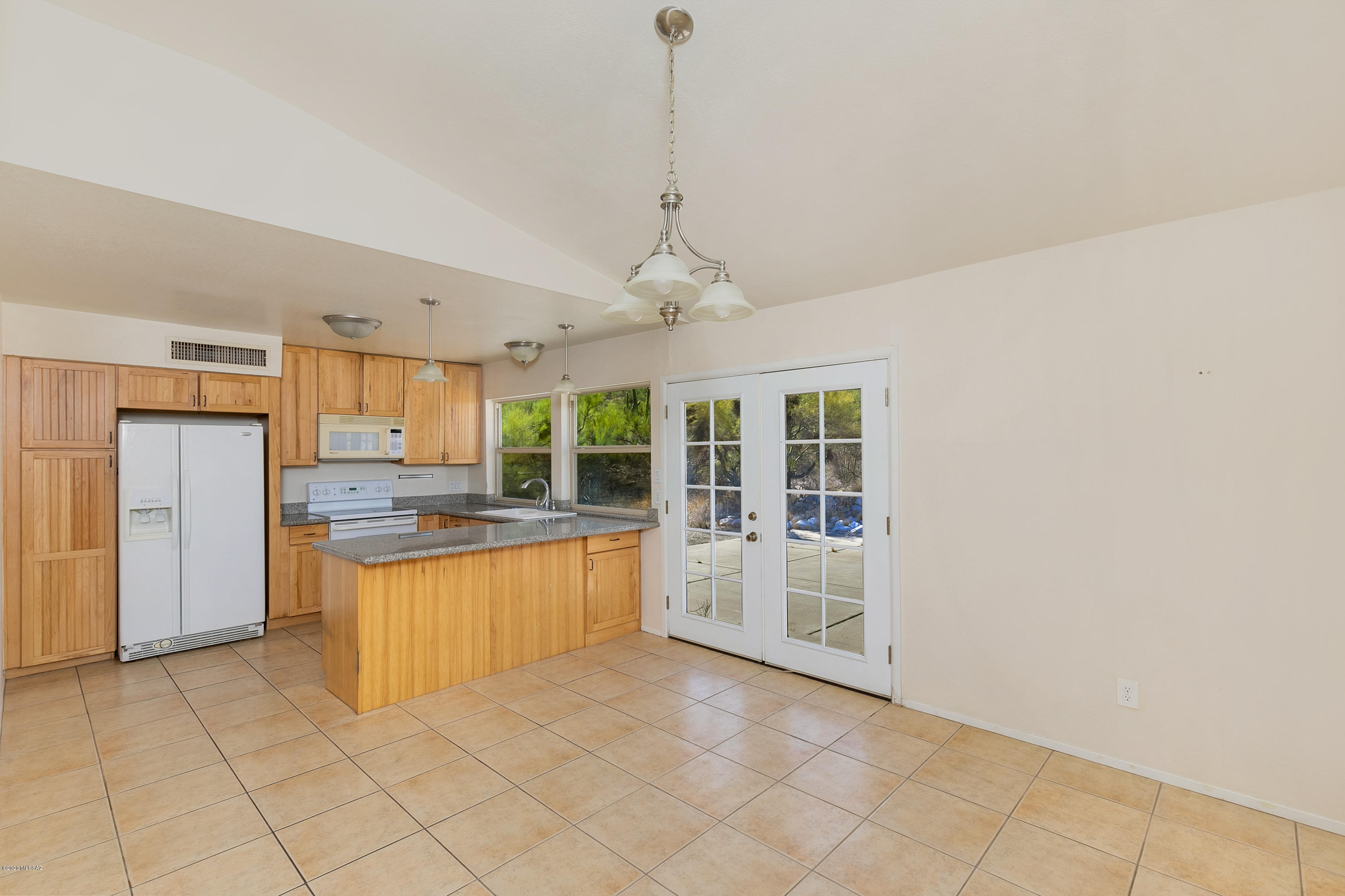 5121 North Kolb Road Tucson, AZ 85750 - Photo 9 of 27