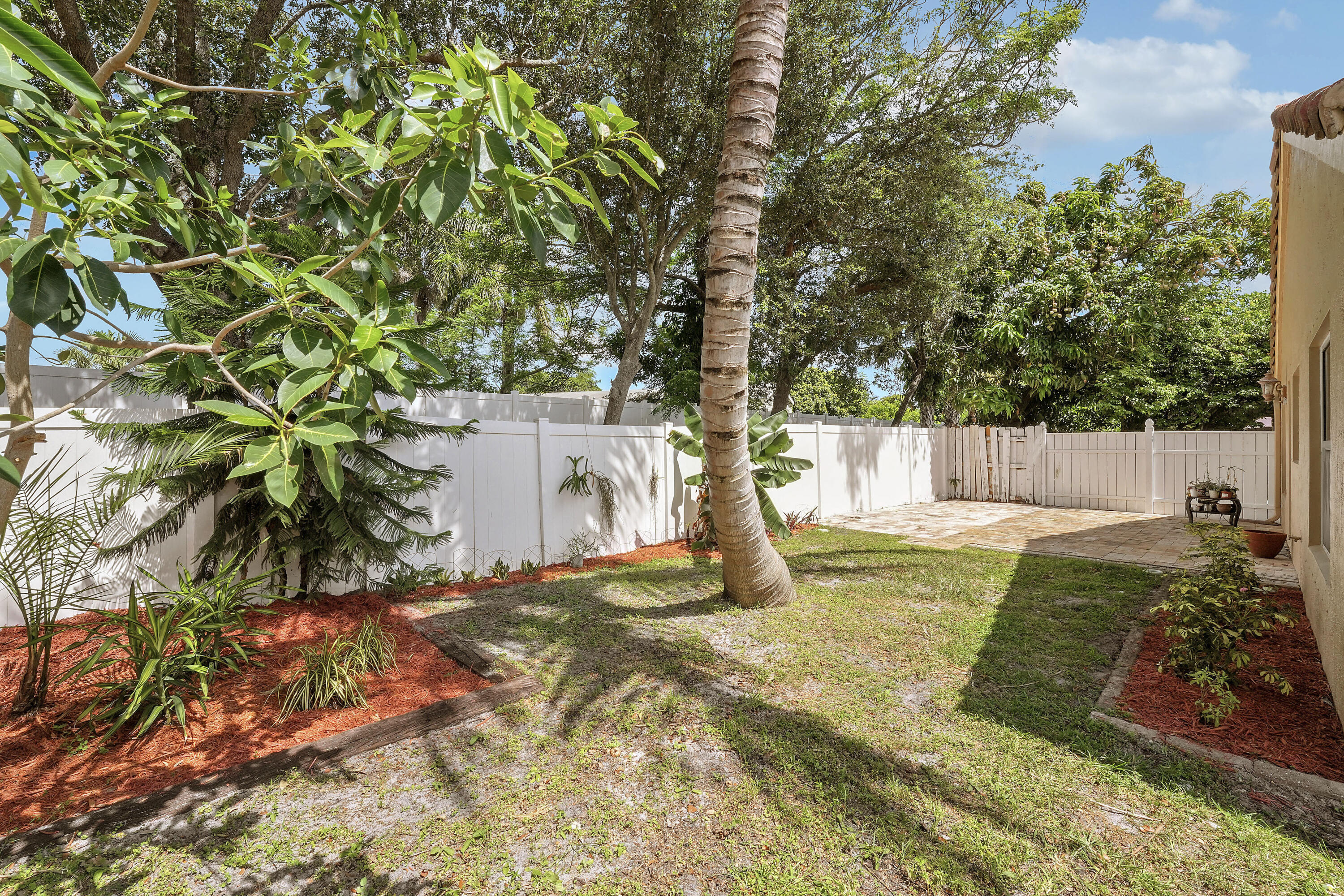 1017 Fosters Mill Road Boynton Beach, FL 33436 - Photo 40 of 44 House-28