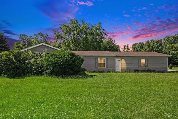 $186,900 | 12725 Baldwin Road, Chesaning, MI 48616