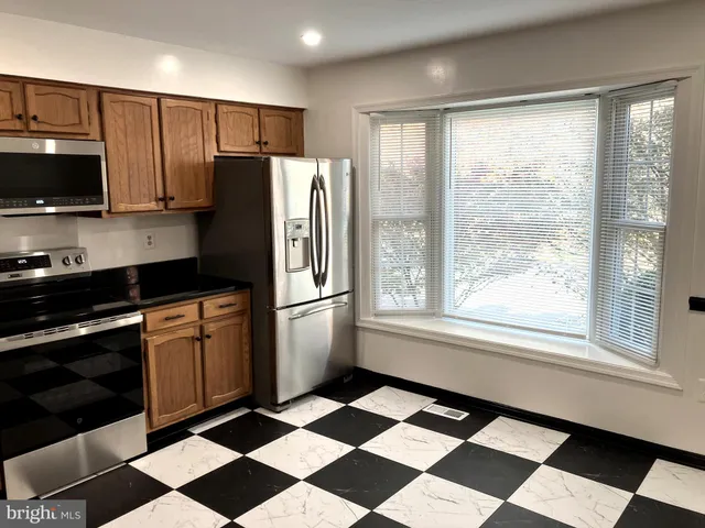 $3,250 | 10195 Valentino Drive, Oakton, VA 22124