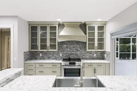 $365,000 | 4904 Lake Catherine Drive, Palm Beach Gardens, FL 33403