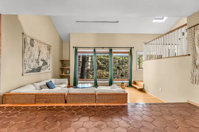 $749,900 | 4 Old Gate Lane, Newtown, CT 06470