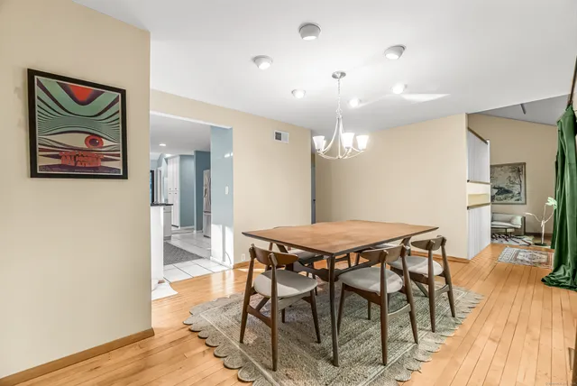 $749,900 | 4 Old Gate Lane, Newtown, CT 06470