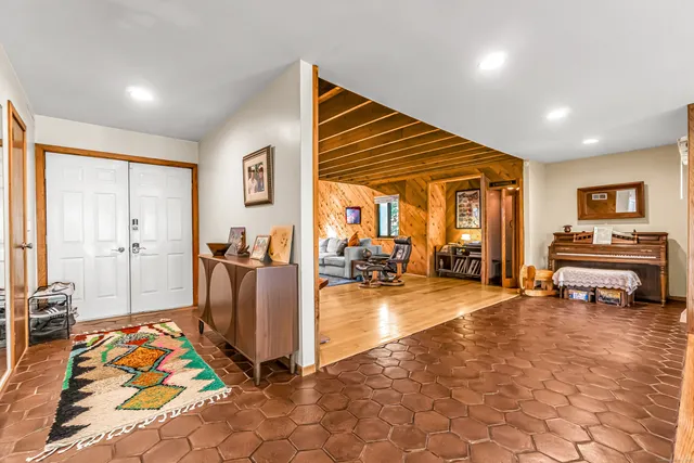 $749,900 | 4 Old Gate Lane, Newtown, CT 06470