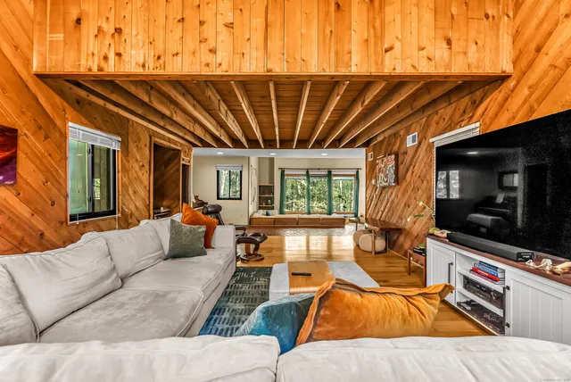 $749,900 | 4 Old Gate Lane, Newtown, CT 06470