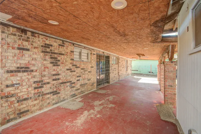 a view of a backyard of the house