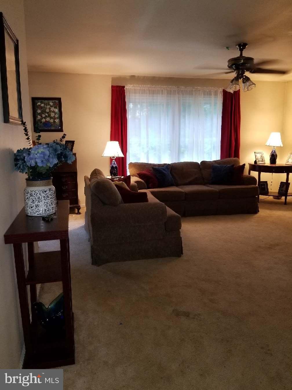 9108 Rockefeller Lane Springfield, VA 22153 - Photo 7 of 24 Living Room