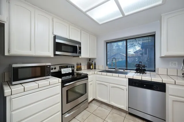 $327,500 | 7021 Rancho Mirage Court, Citrus Heights, CA 95621