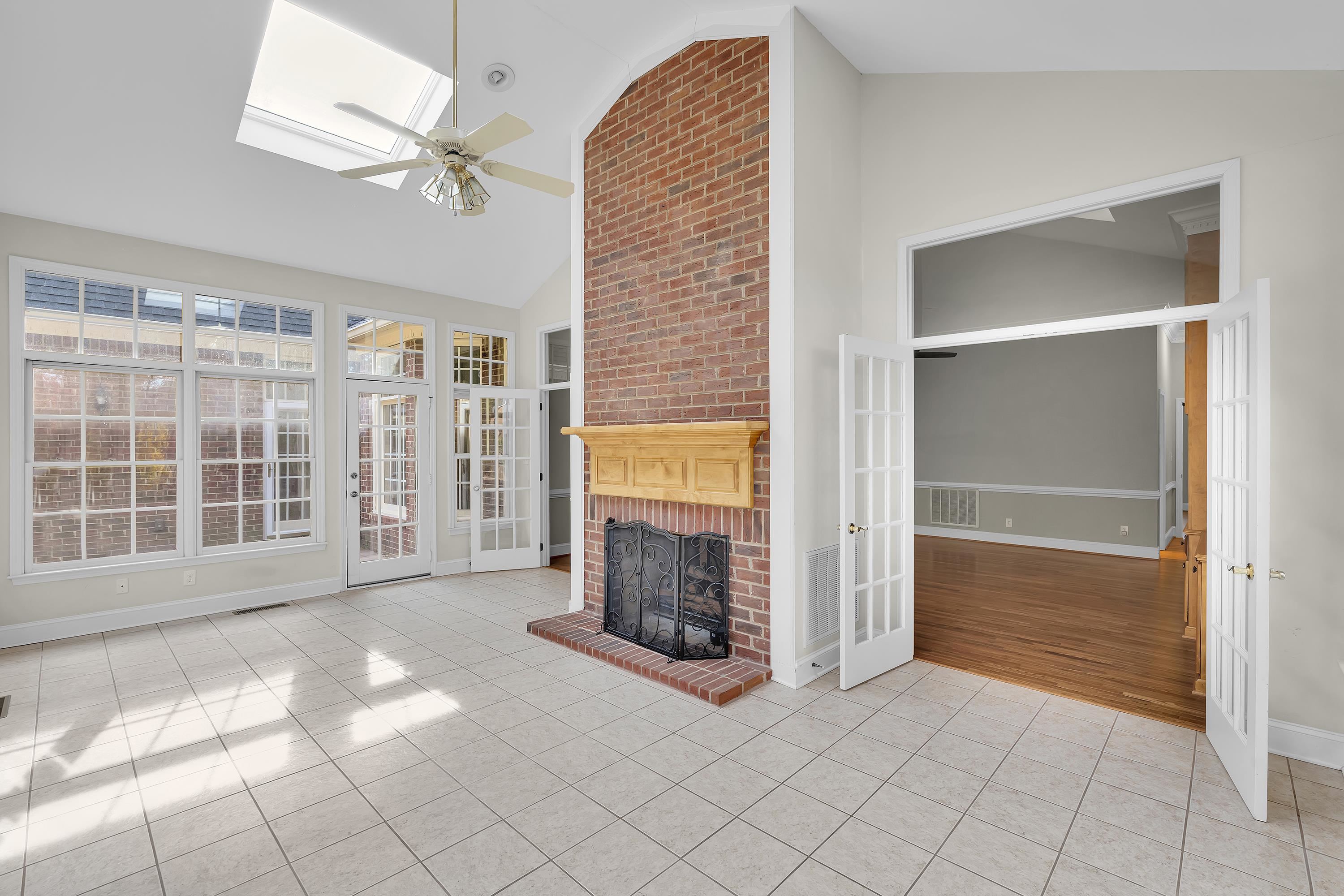 111 West Woodglen Road Spartanburg, SC 29301 - Photo 12 of 40