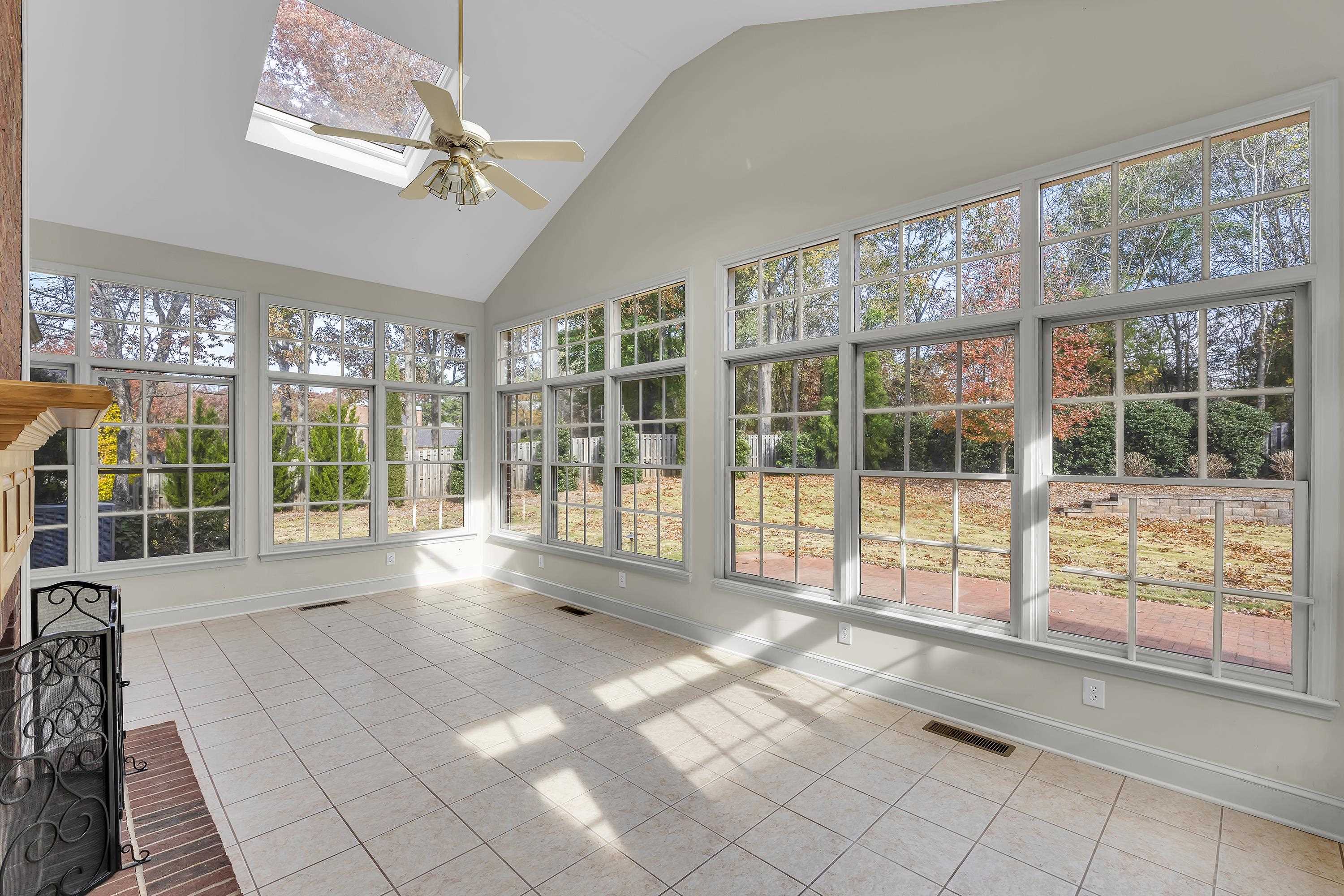 111 West Woodglen Road Spartanburg, SC 29301 - Photo 13 of 40