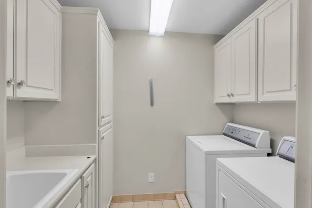 $895,000 | 111 West Woodglen Road, Spartanburg, SC 29301