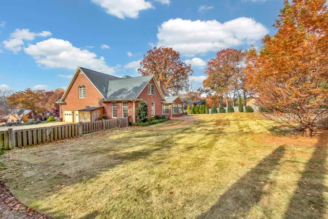 $895,000 | 111 West Woodglen Road, Spartanburg, SC 29301