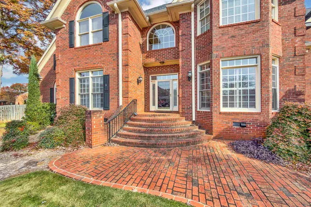 $895,000 | 111 West Woodglen Road, Spartanburg, SC 29301