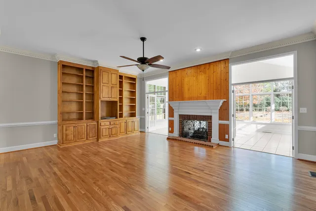 $895,000 | 111 West Woodglen Road, Spartanburg, SC 29301